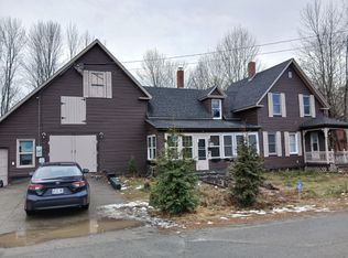 29 River Street, Strong, ME 04983