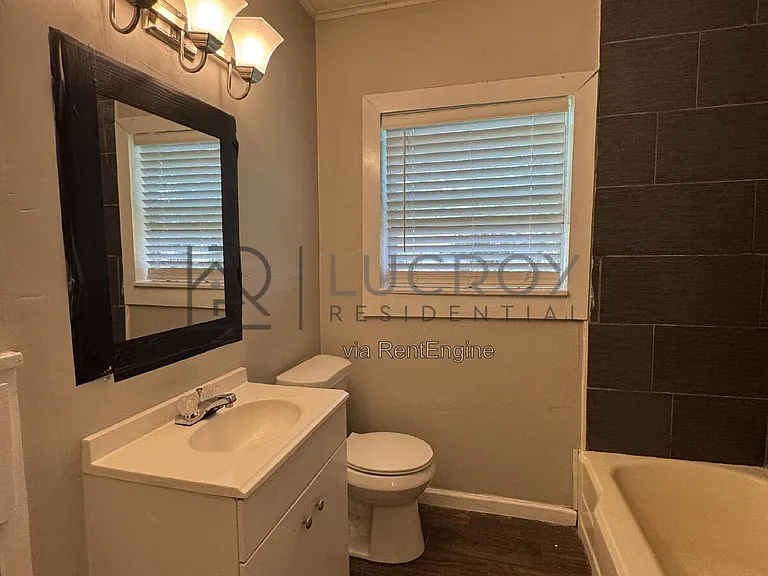 321 Naples Rd — Photo 11