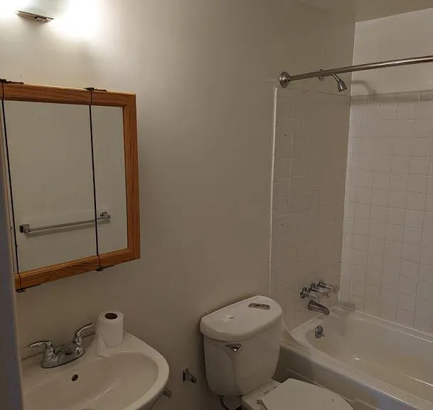 922 Phillips St #6 — Photo 5