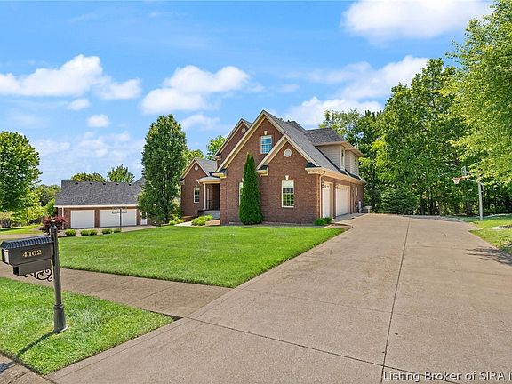 3rd image of 4102 Versailles Court