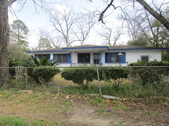 1st image of 1011 N Troup St