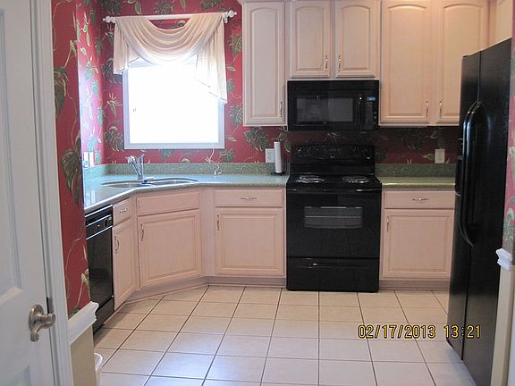 Kitchen w/soapstone counters