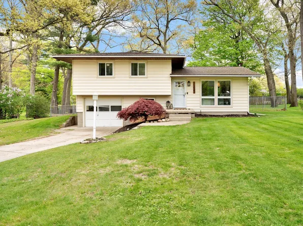 15032 155th Ave, Grand Haven, MI 49417