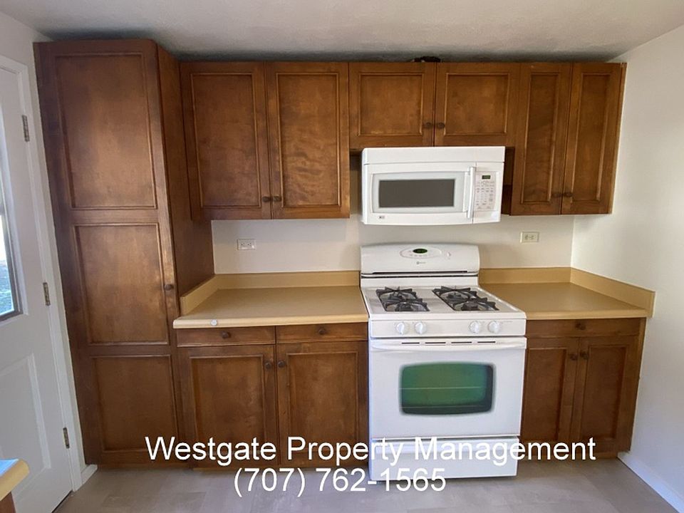 1st image of 860 W Sierra Ave