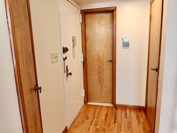 5th image of 126 W 74th St APT 2A