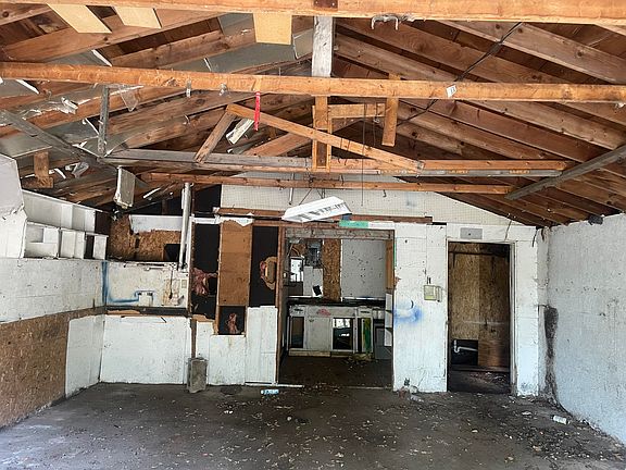 3rd image of 3588 Nash Dr
