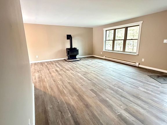3rd image of 82 Shortridge Rd