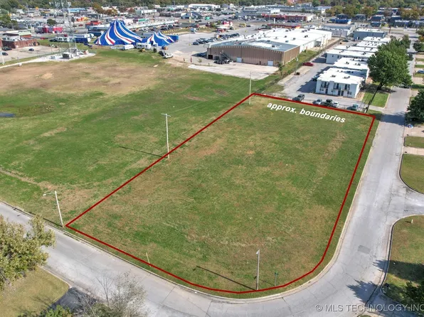 10935 E 23rd St, Tulsa, OK 74129