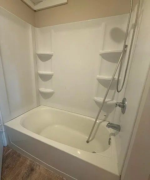 409 W Walnut St — Photo 11