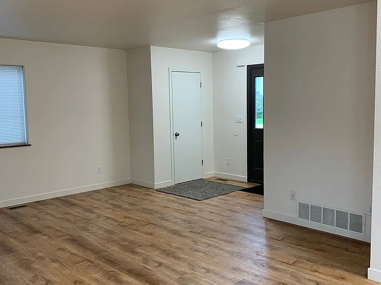 8160 Williwa Ave #B — Photo 8