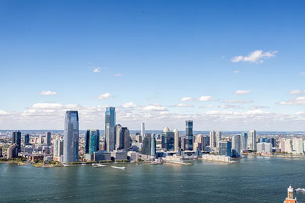 Rented by Compass | media 24