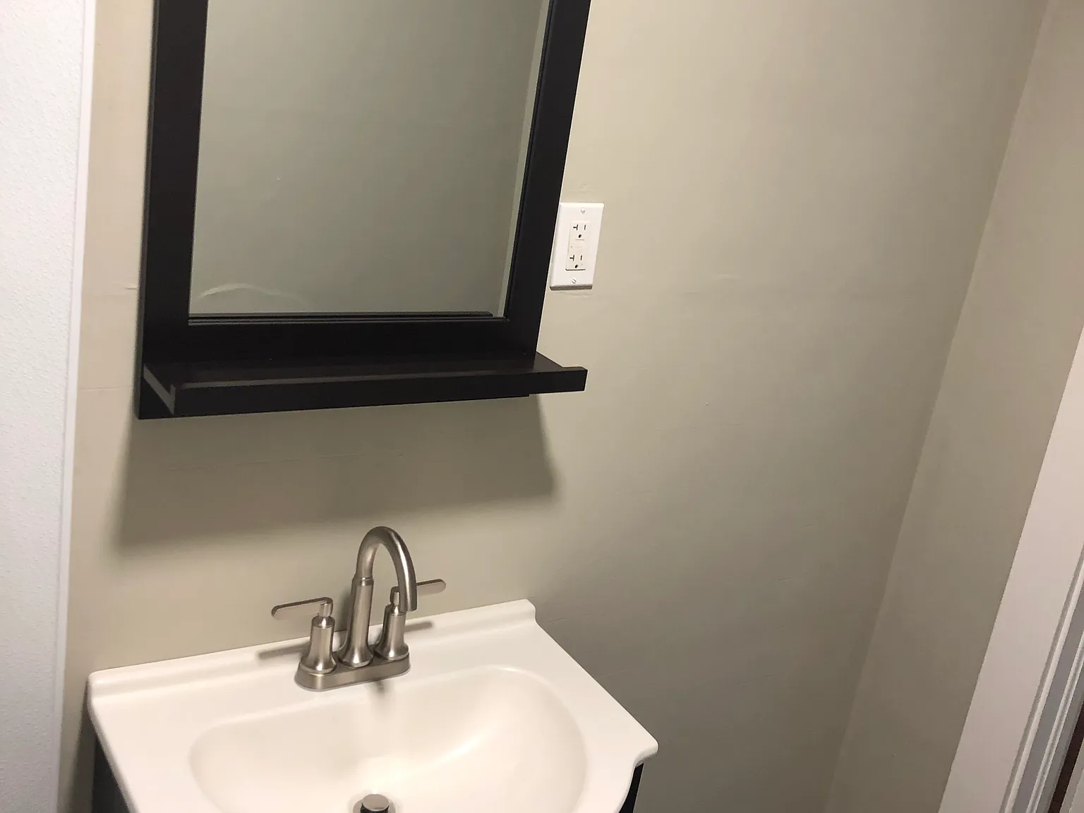 1 bed, 750 sqft, $1,200 — Photo 4
