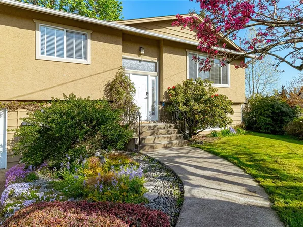 3141 Highfield Rd, North Cowichan, BC V9L 4A6