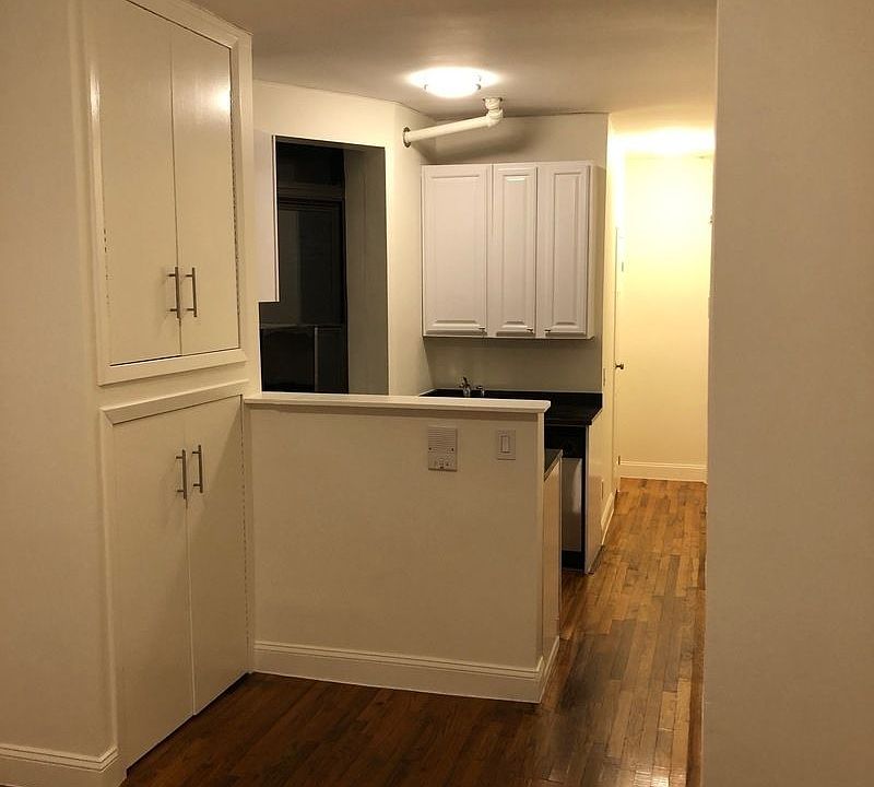 2nd image of 21 1st Ave APT 3