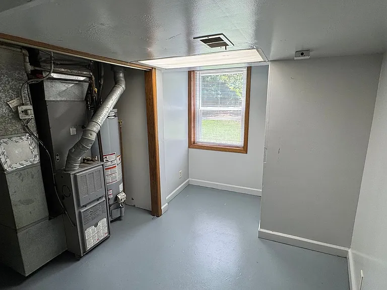 525 E 47th St — Photo 31