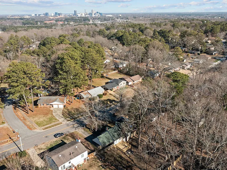 2321 Sierra Dr — Photo 44