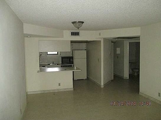 4th image of 8290 Lake Dr APT 301