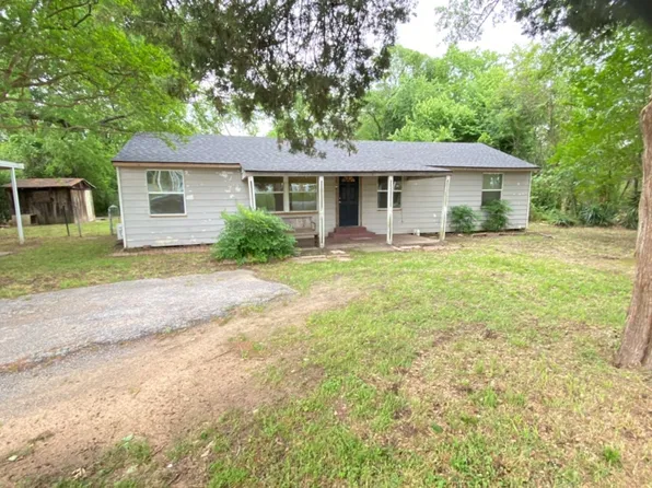 128 Gilmer Rd, Longview, TX 75604