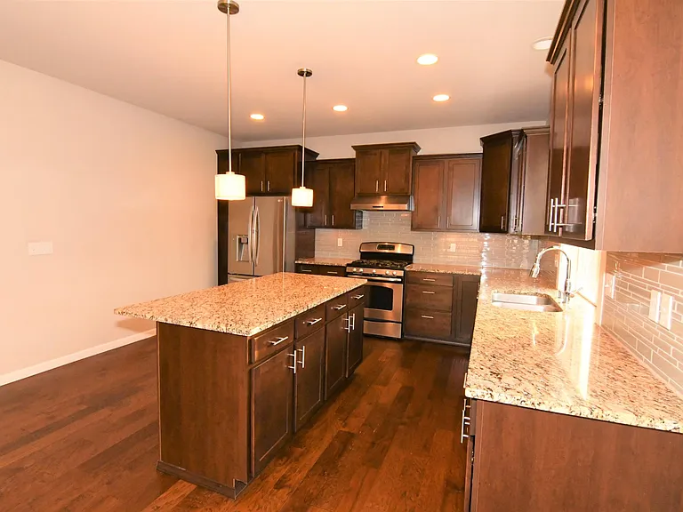 5013 Black Rock Loop SE — Photo 9