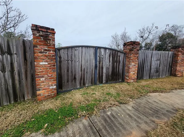 6001 Stonegate Dr #40, Alexandria, LA 71303