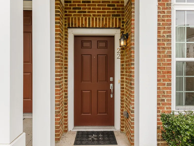 22 Veterans Dr — Photo 4