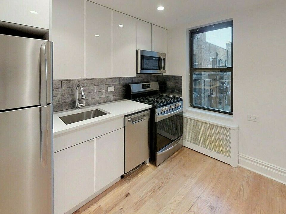 1st image of 13240 Sanford Ave APT 2P