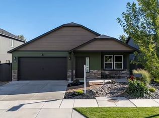 2458 NW Ivy Ave, Redmond, OR 97756