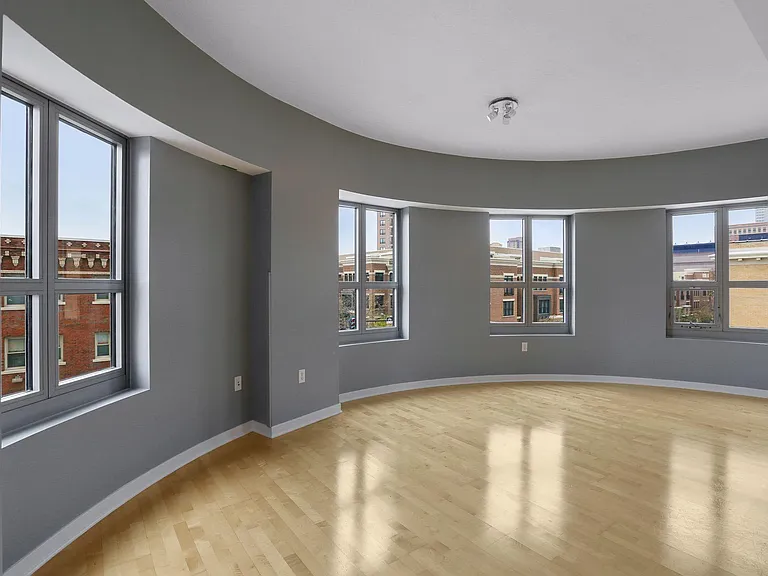 929 Portland Ave #306 — Photo 6