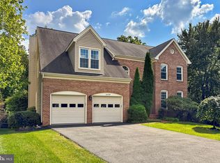 2459 Dakota Lakes Dr, Herndon, VA 20171