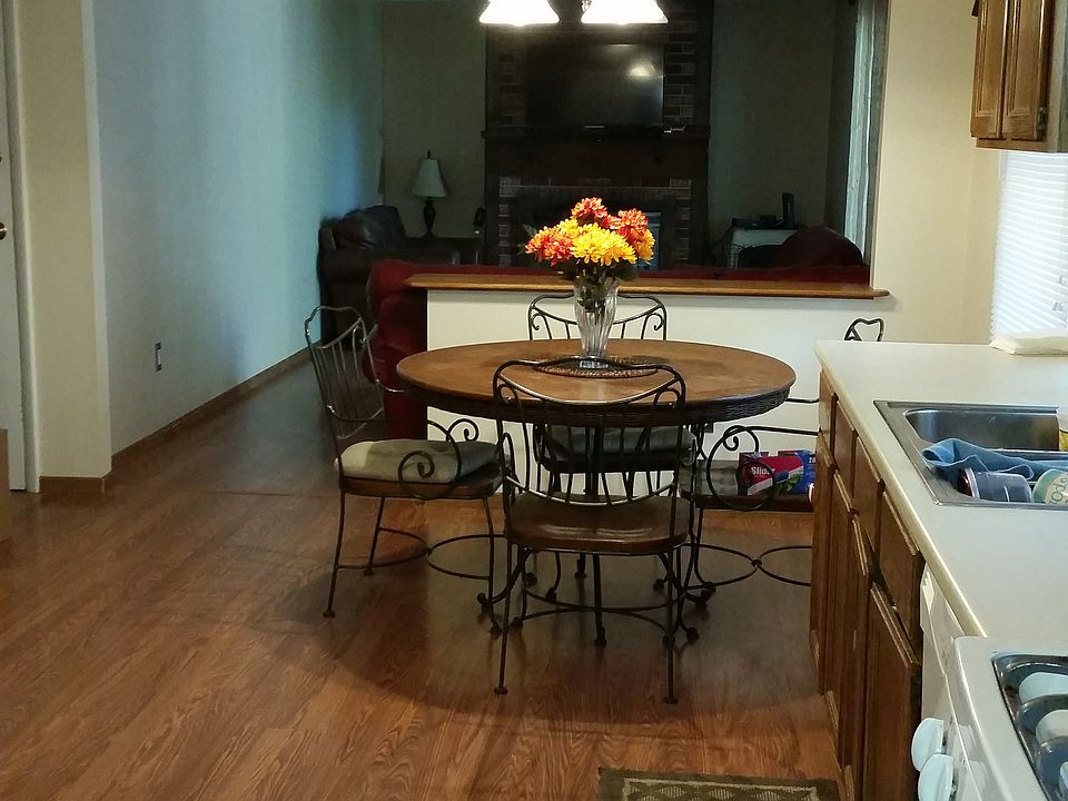 1st image of 13 Roycroft Dr