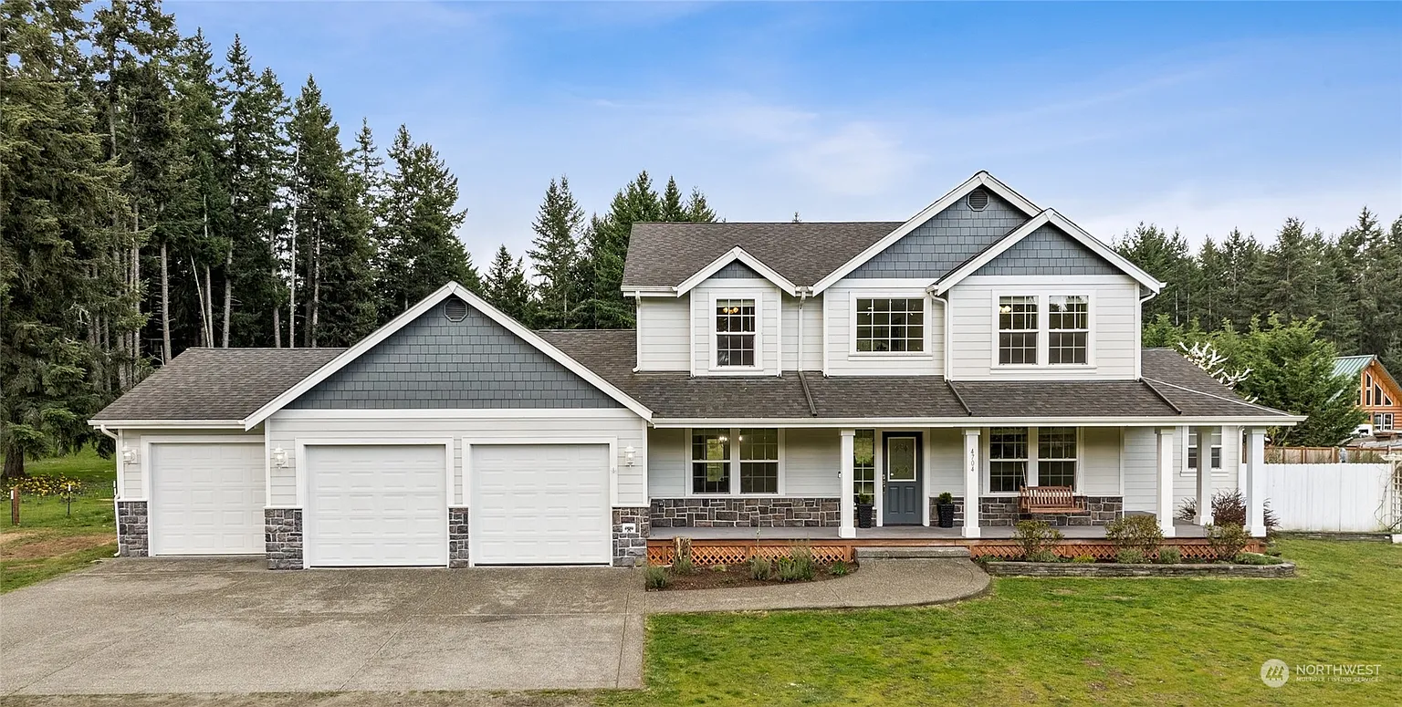 4704 Christensen Muck Road E photo 1