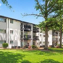 Building Photo - Uphill Flats