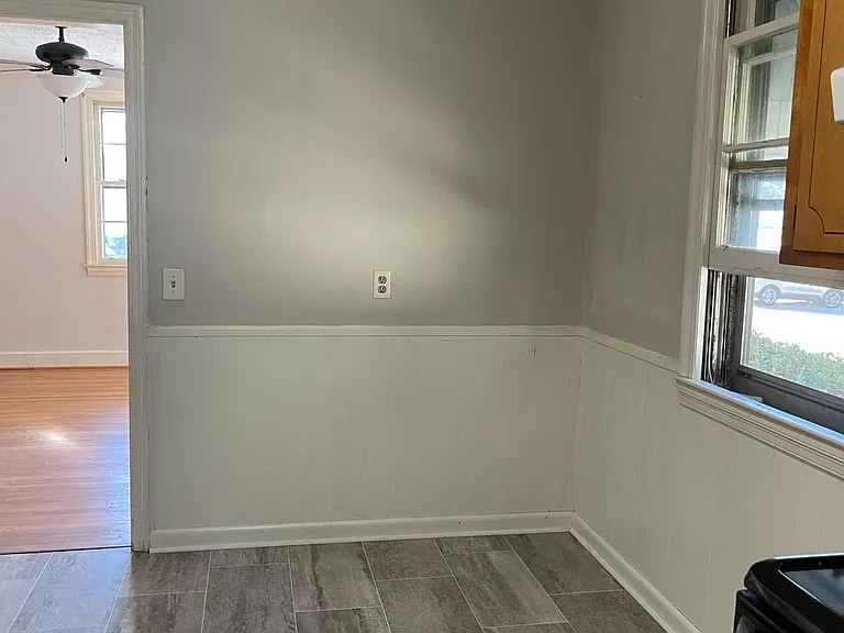 320 Guilford St — Photo 5