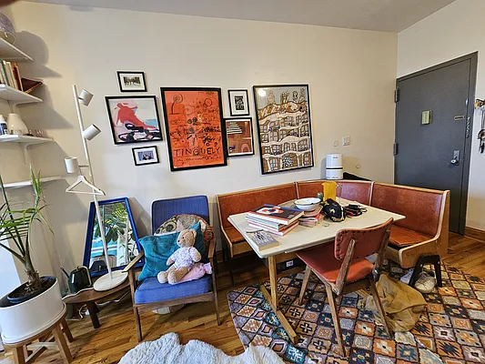 Rented by City Barn Realty Inc | media 8