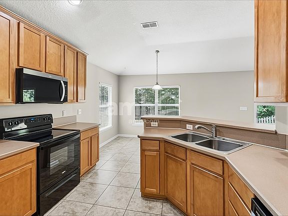 3rd image of 1756 Hollow Glen Dr