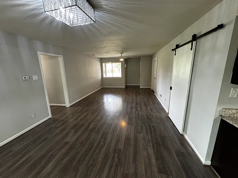 2607 Clearview Cir — Photo 8