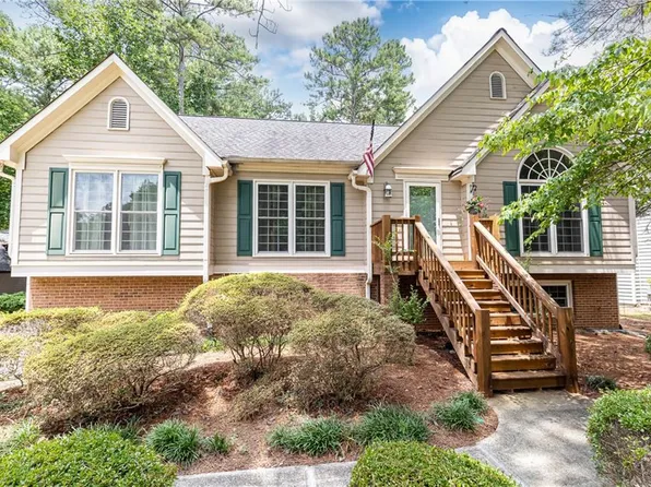 4800 Hillside Ct, Powder Springs, GA 30127