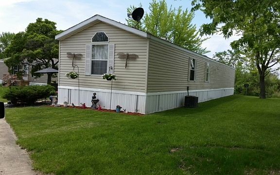 2nd image of 814 Belle Aire St