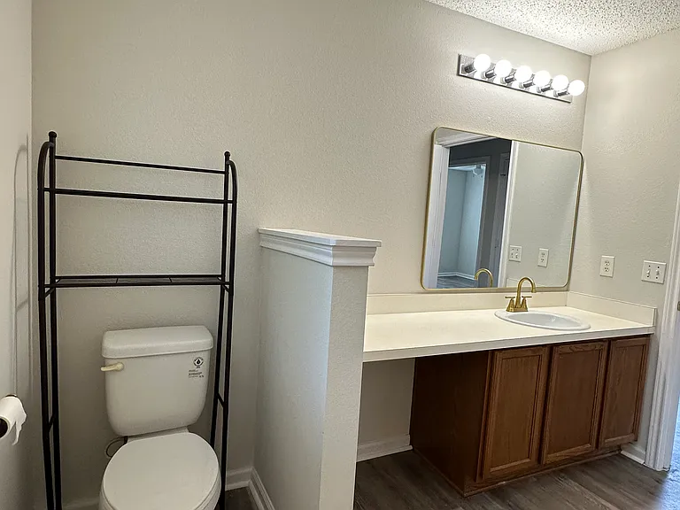 2542 Wilhurt Ave — Photo 13
