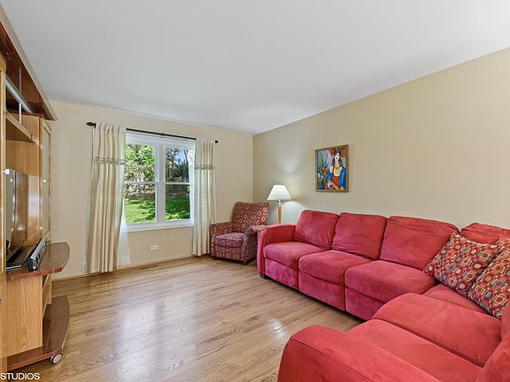 5th image of 792 Edelweiss Dr