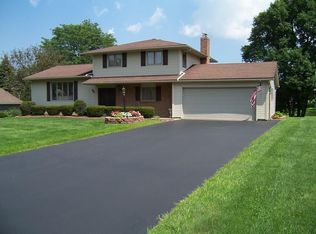 96 Old English Dr, Rochester, NY 14616