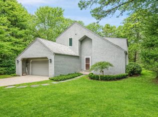 43 Huckleberry Ln, East Hampton, NY 11937