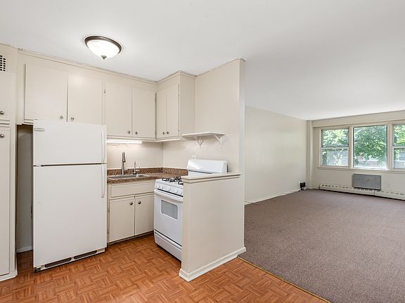 5th image of 87-15 165th St APT 3J