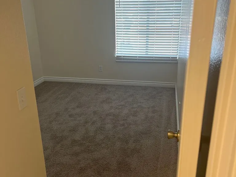 La Fuente Apartments — Photo 15