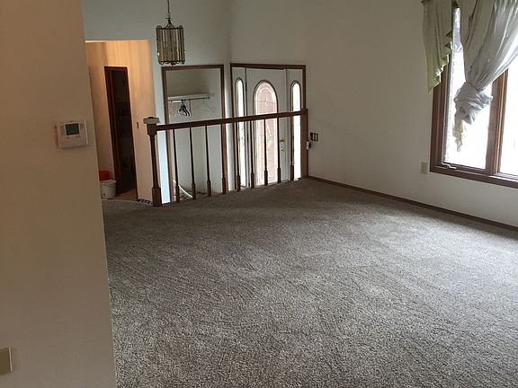 4th image of 9601 Applewood Dr