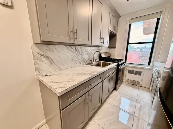 2400 East 3rd Street image 1 of 11