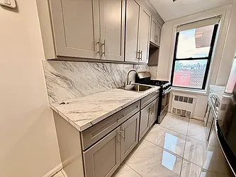 2400 East 3rd Street, #403