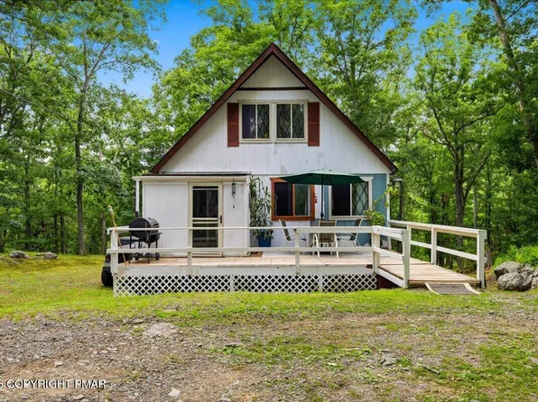 133 Oxford St, Bushkill, PA 18324