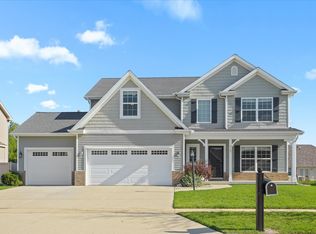 2102 Savanna Dr, Champaign, IL 61822