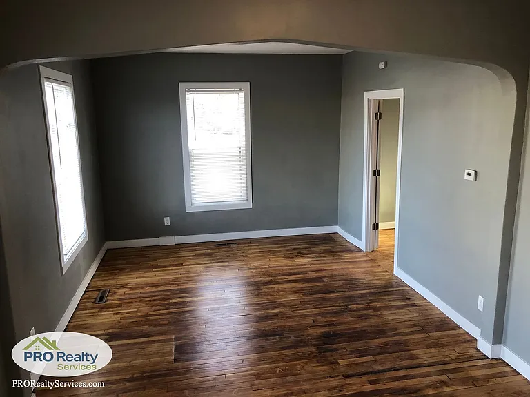 1520 Dayton Ave — Photo 3